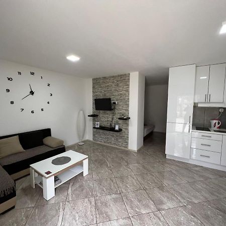 Aurora Apartment Sombor Esterno foto