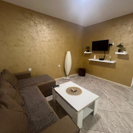 Aurora Apartment Sombor Esterno foto