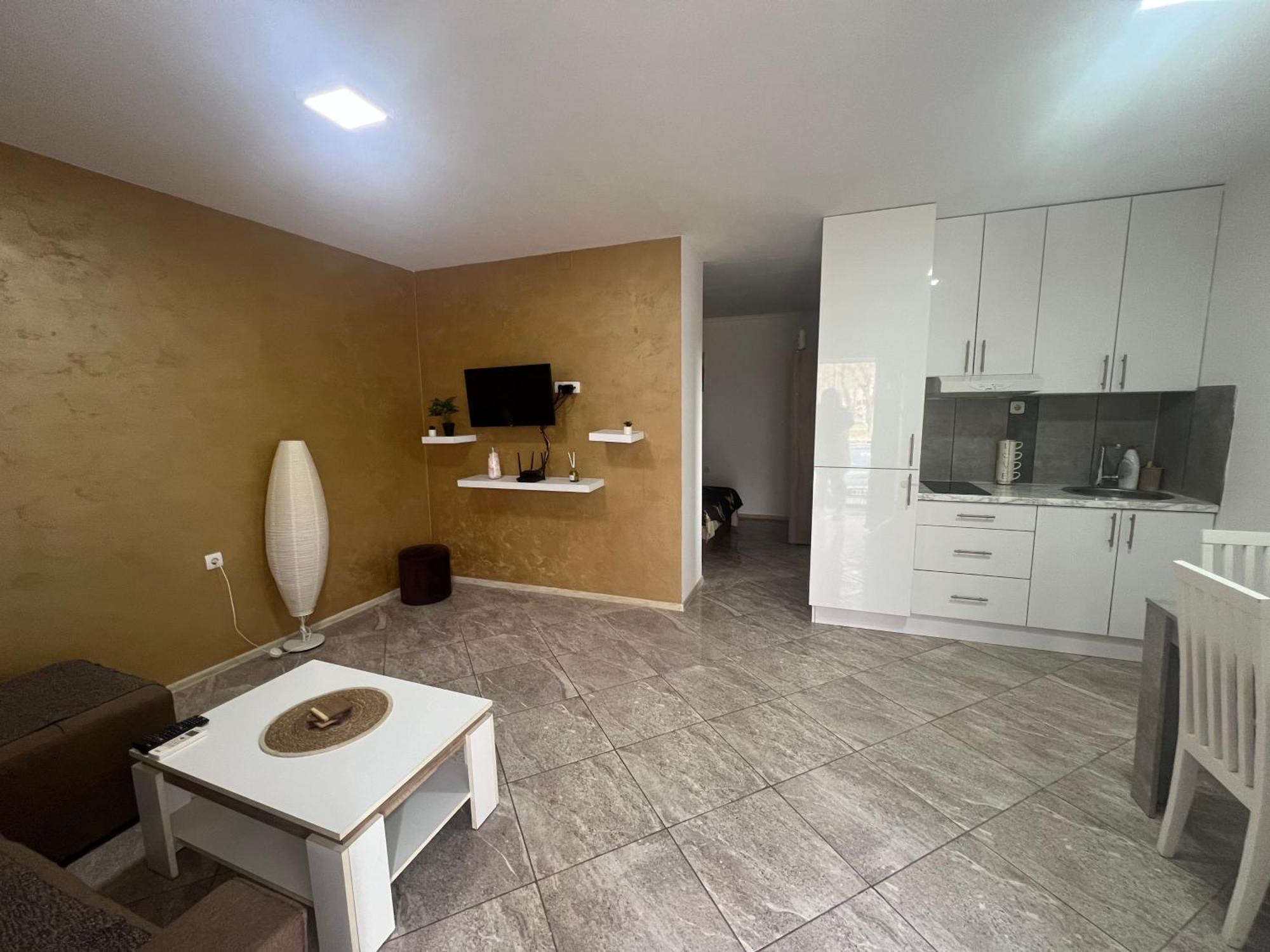 Aurora Apartment Sombor Esterno foto